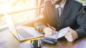 独立前に会社員時代の年末調整と確定申告の関係を解説